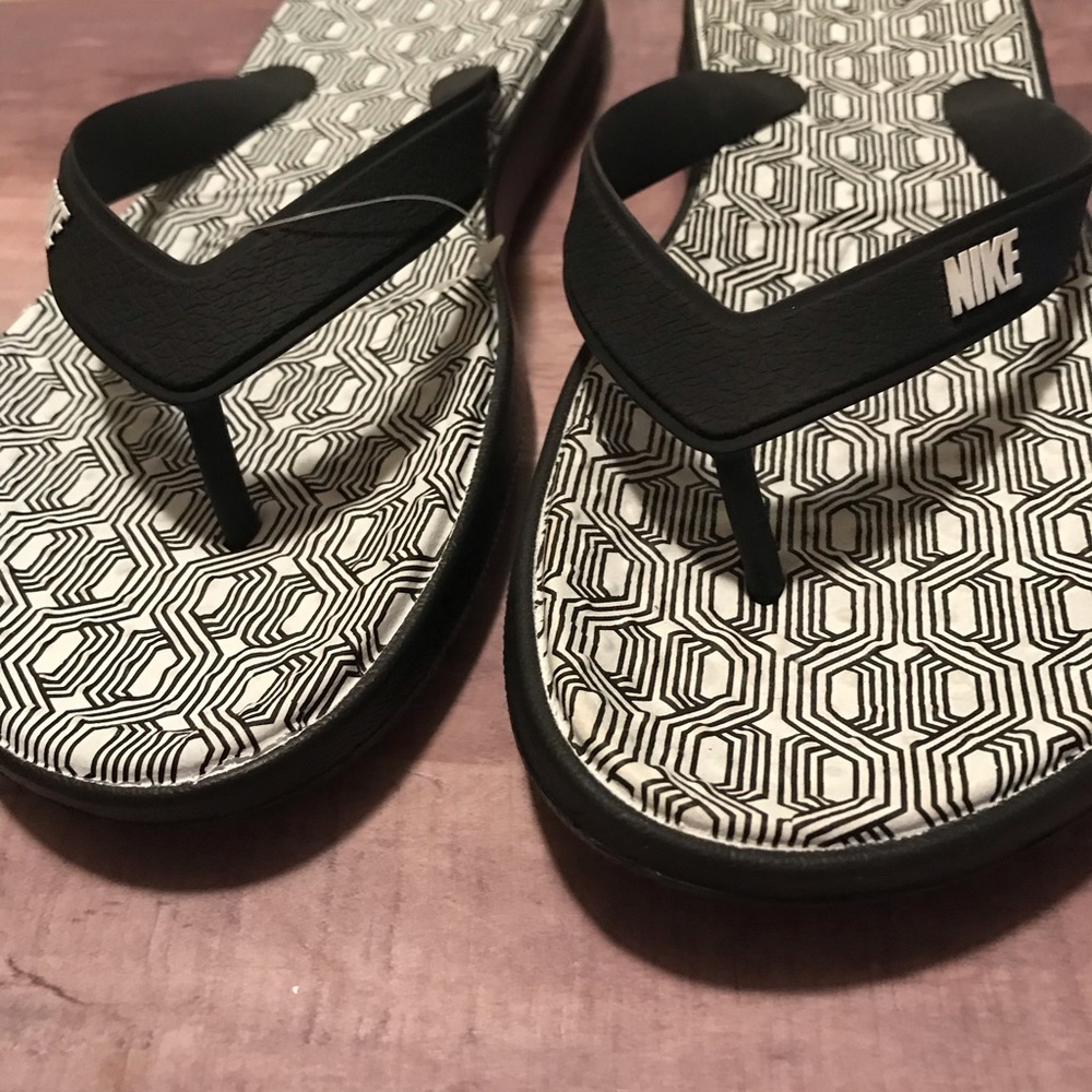 Brand New Nike flip flops